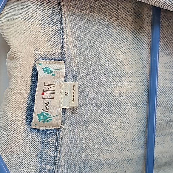 Love Fire Lightwash Jean Jacket in Women's Size Medium EUC - Picture 2 of 5